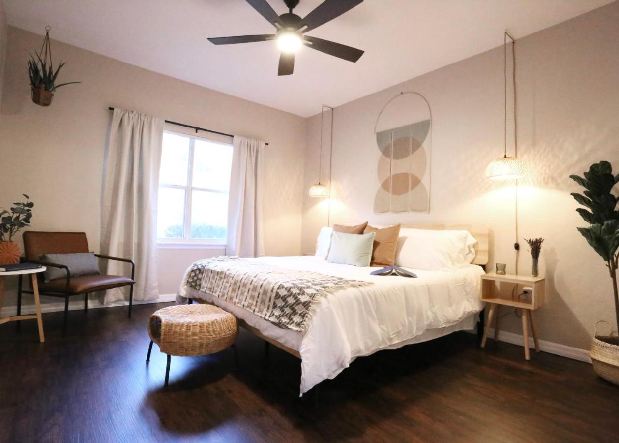 Nomad Retreat King Bed Boutique Condo W Garage Gainesville Buitenkant foto