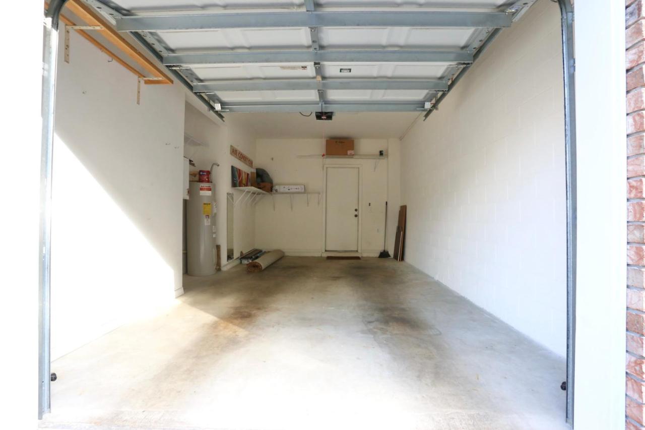 Nomad Retreat King Bed Boutique Condo W Garage Gainesville Buitenkant foto