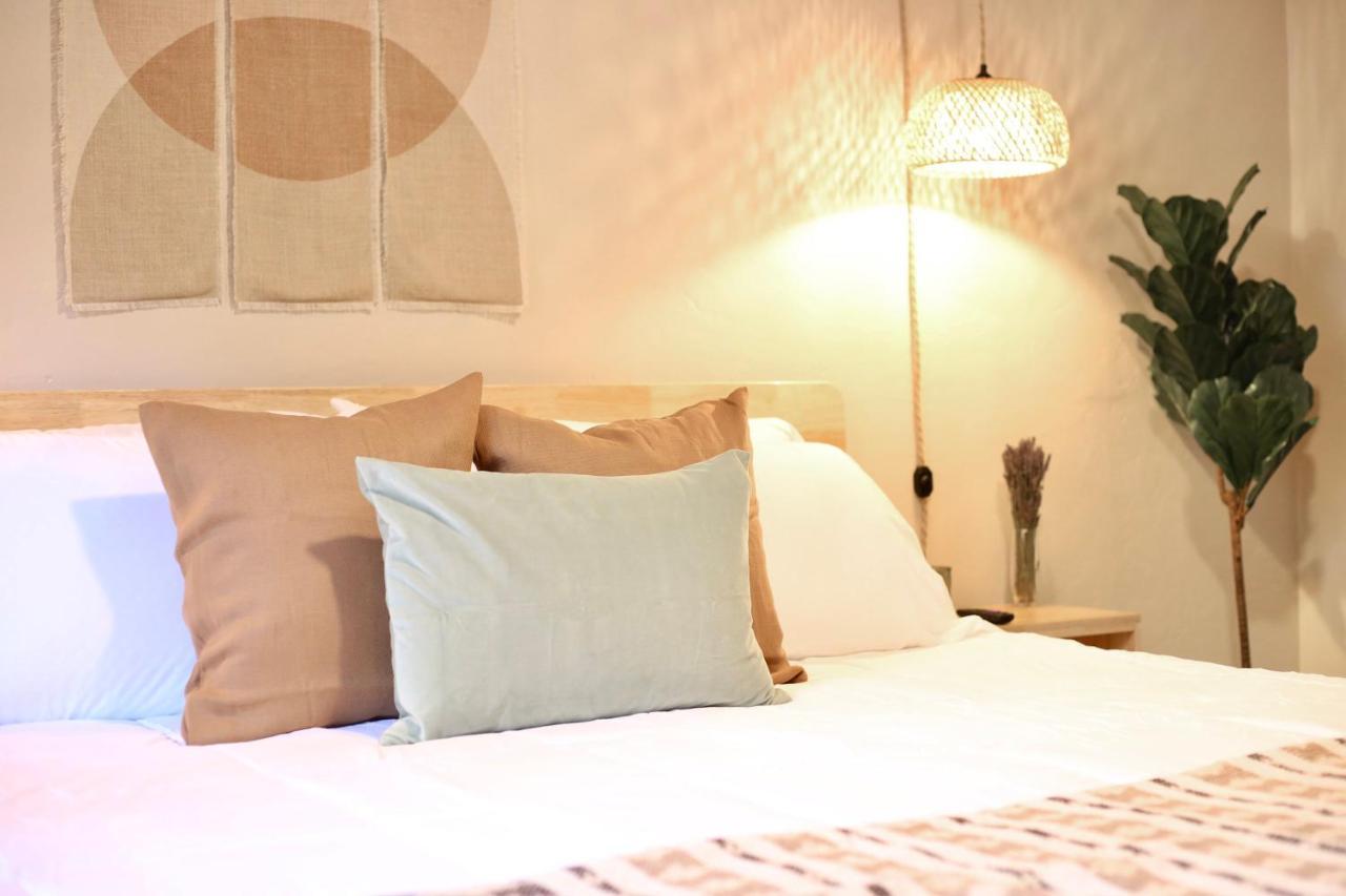 Nomad Retreat King Bed Boutique Condo W Garage Gainesville Buitenkant foto