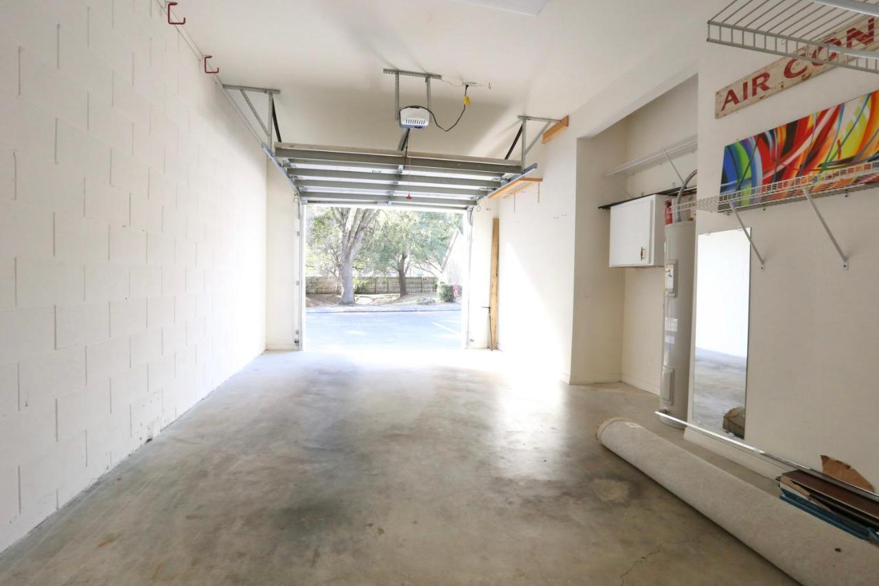 Nomad Retreat King Bed Boutique Condo W Garage Gainesville Buitenkant foto