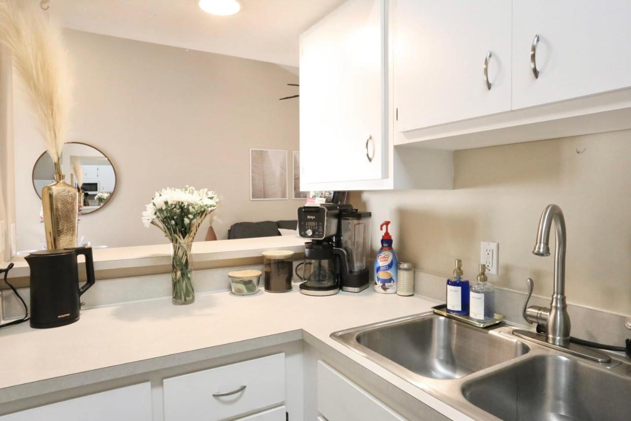 Nomad Retreat King Bed Boutique Condo W Garage Gainesville Buitenkant foto