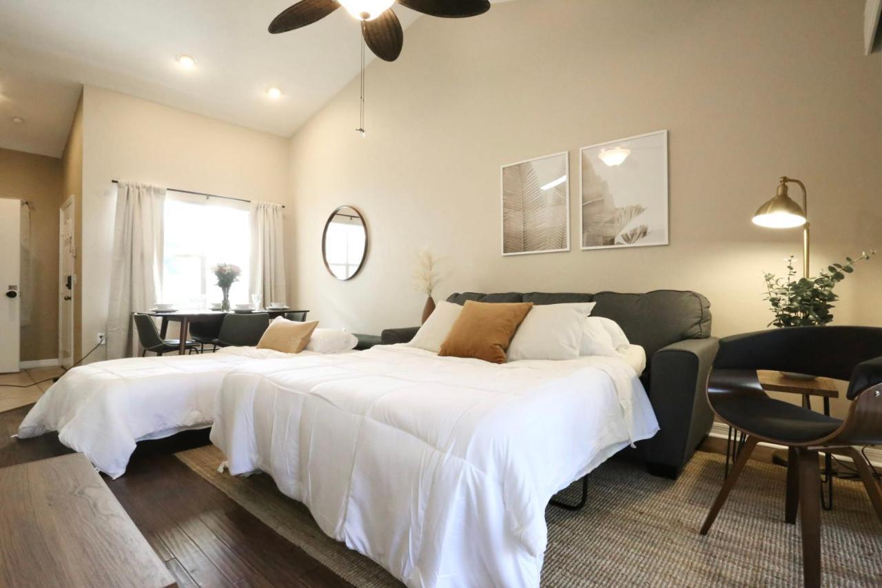 Nomad Retreat King Bed Boutique Condo W Garage Gainesville Buitenkant foto