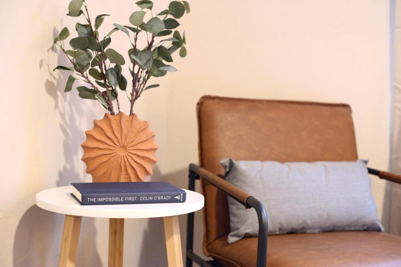 Nomad Retreat King Bed Boutique Condo W Garage Gainesville Buitenkant foto