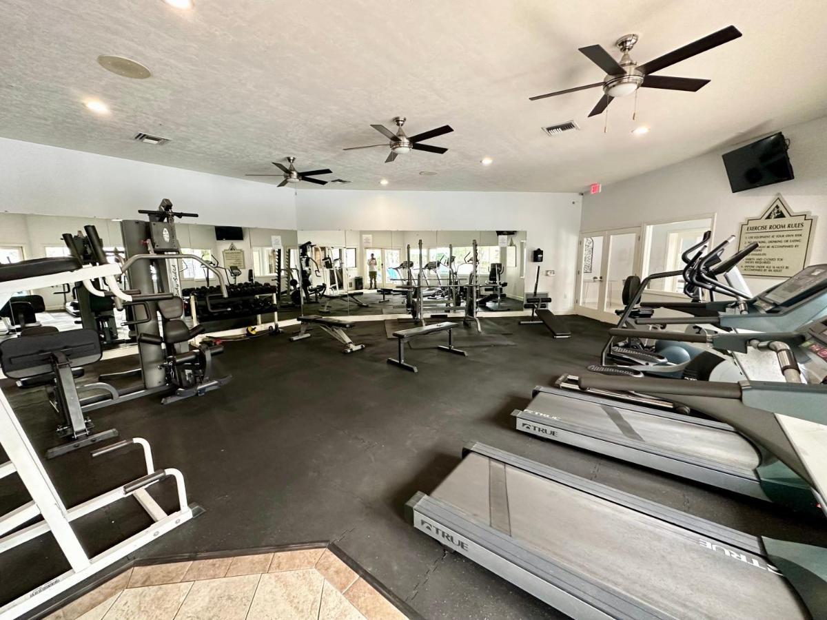 Nomad Retreat King Bed Boutique Condo W Garage Gainesville Buitenkant foto